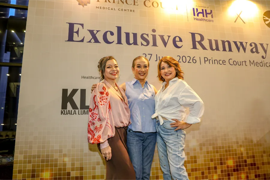 (From Left) Prince Court patient Suzaiti Azanan with breast cancer survivors Jeanette Lam and Susan Foong.jpg