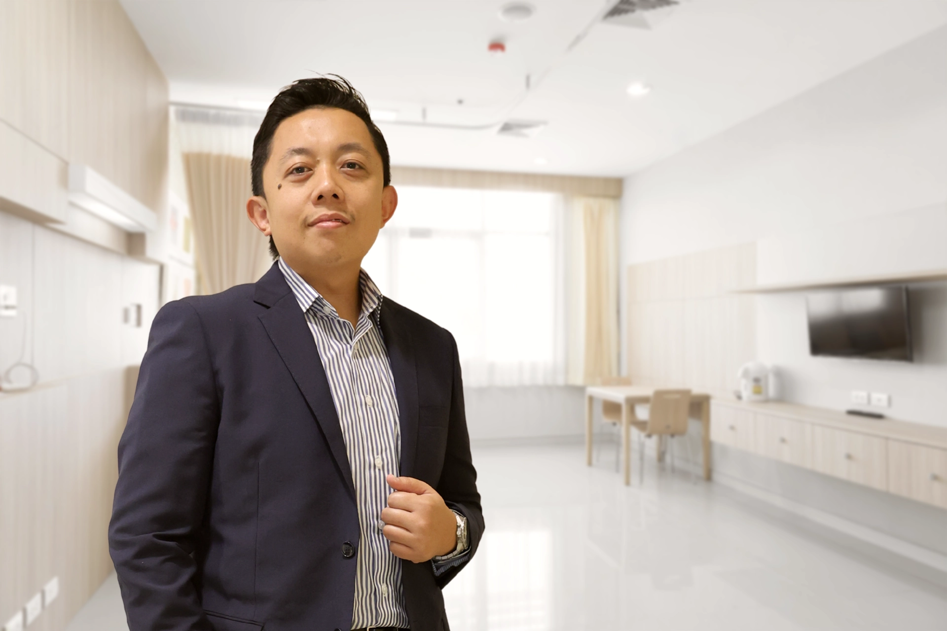 Dr Zafefe-profile